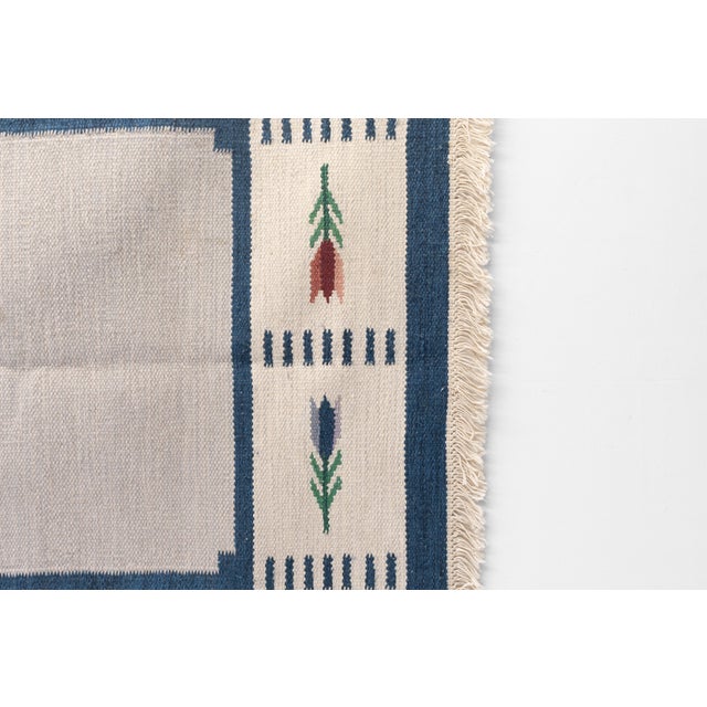 1960s Mid-Century Modern Floral Kilim Rug, 1960s For Sale - Image 5 of 7