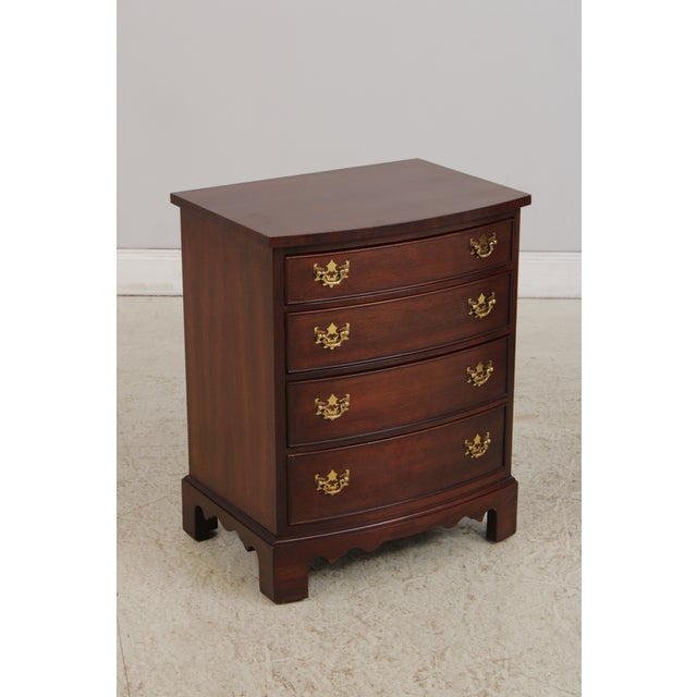 Gordons Inc. Pair of Gordons Mahogany 4 Drawer Chests Nightstands For Sale - Image 4 of 14