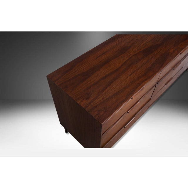 American of Martinsville 1960s American of Martinsville MidCentury 9 Drawer Dresser Credenza For Sale - Image 4 of 11