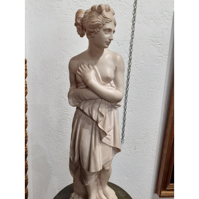 Venus statue, beautiful quality, height 65 cm base diameter 20 cm