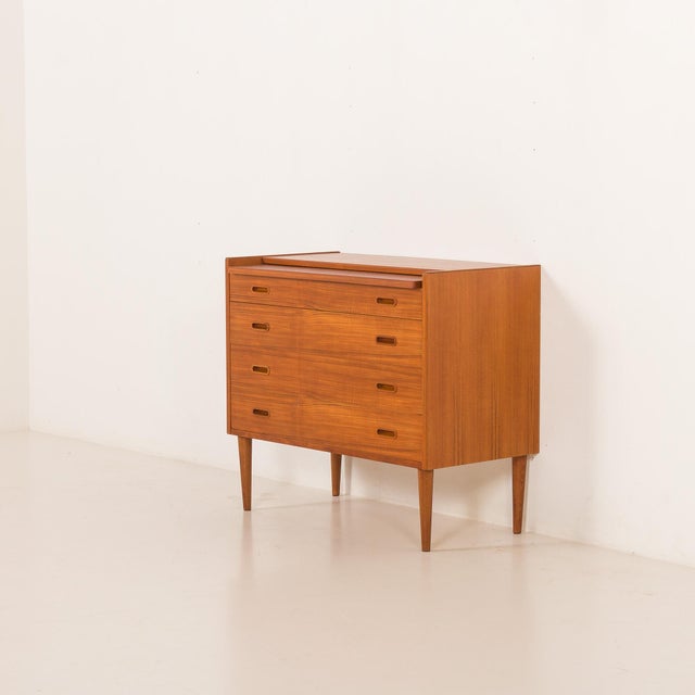 1960s Danish Teak Dresser with Hidden Vanity, 1960s For Sale - Image 5 of 18