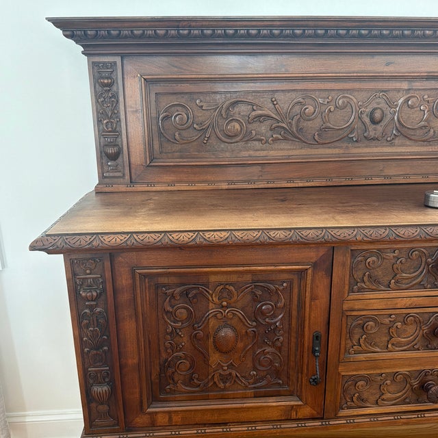 Antique American Renaissance Revival Carved Oak Sideboard Buffet, Circa 1890–1910 For Sale In Baltimore - Image 6 of 9
