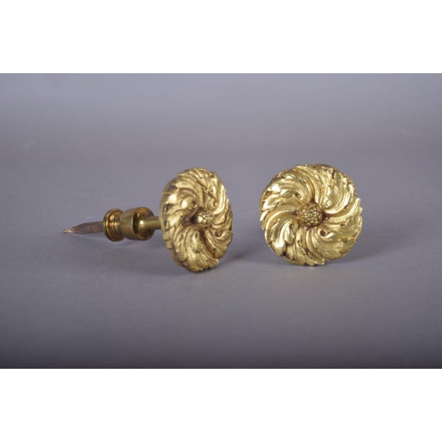 Neoclassical Gilt Bronze Curtain Tiebacks with Floral Rosette Motif, France, 19th Century, Set of 2 For Sale - Image 9 of 11