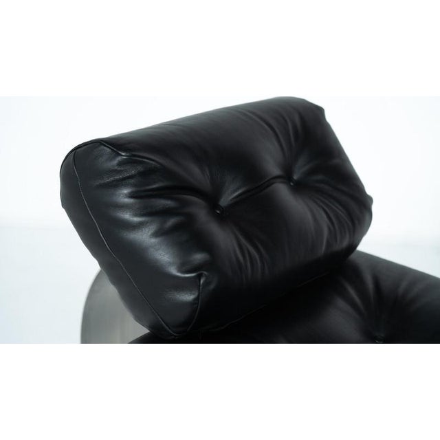 Black Leather Model Alta Lounge Chair and Ottoman attributed to Oscar Niemeyer, 1970, Set of 2 For Sale - Image 3 of 12