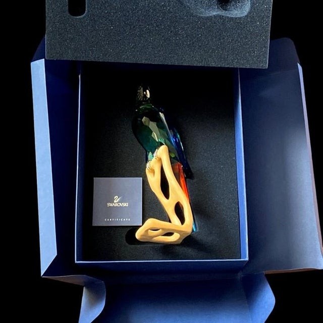 Swarovski Crystal Sculpture “Paradise Birds” Large “Macaw” Chrome Accent and Wooden Stand (#685824 With Inner Box, Outer Sleeve, Coa) For Sale - Image 15 of 18