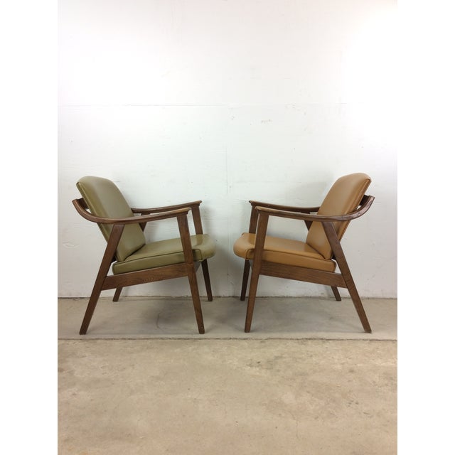 Pair of Mid Century Modern Green & Gold Vinyl Lounge Chairs With Walnut Frames For Sale In Philadelphia - Image 6 of 12