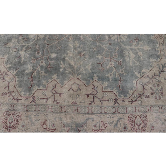 Antique Turkish Oushak Rug With Medallion With Light Gray-Blue, Cream, and Brown For Sale In Atlanta - Image 6 of 12