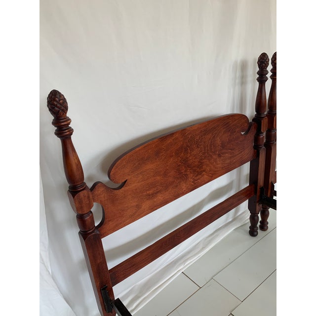 Pair of Vintage Pineapple Post 1950's Colonial Twin Size Bed Frames For Sale - Image 10 of 18