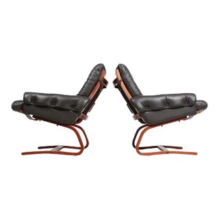 Late 20th Century Pair of Cantilevered Leather Lounge Chairs by Ingmar Relling For Sale