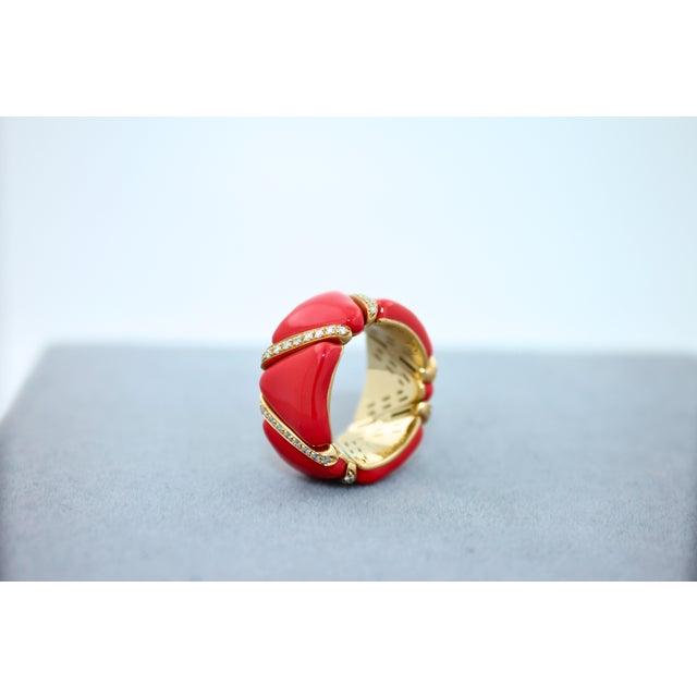 Metal Diamond Red Enamel Flexible Eternity Band 18 Karat Yellow Gold Unique Ring, Size 6 For Sale - Image 7 of 18
