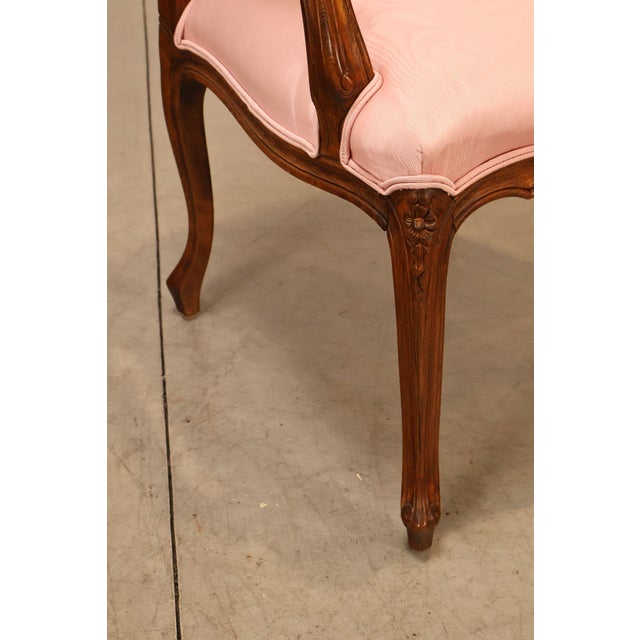 Ethan Allen French Louis XV Style Fauteuil Armchair For Sale - Image 16 of 18