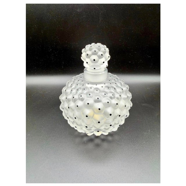Art Deco Lalique France “Cactus” Frosted Crystal Perfume Bottle – Iconic 1928 René Lalique Design For Sale - Image 3 of 5