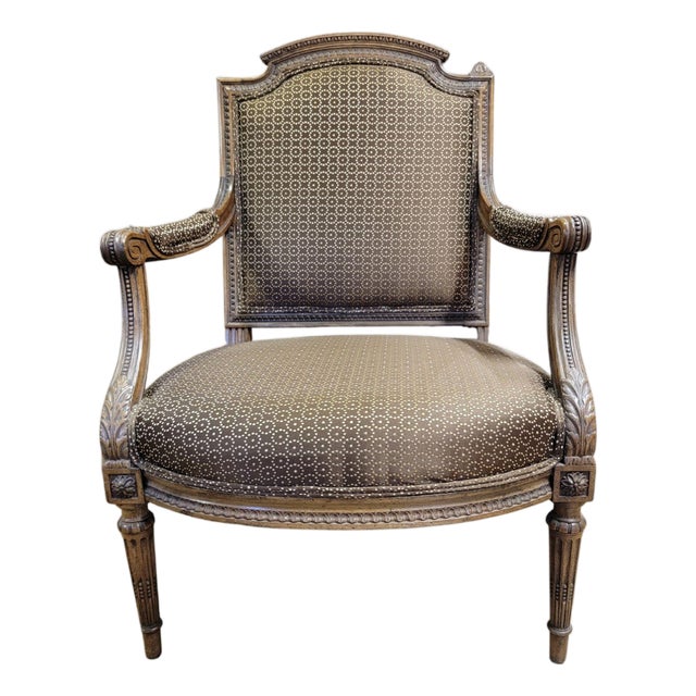 Mid 19th Century A Fine French Walnut Fauteuil For Sale