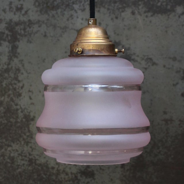 French pink coloured glass pendant lamp with brass top 2 meter black cotton flex E26/E27 Up to 250V (Europe/UK...