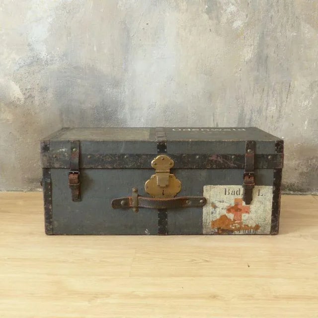First World War Wooden Chest with Red Cross For Sale - Image 13 of 15