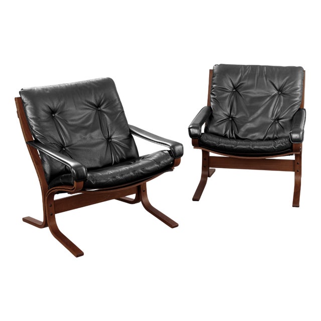 Vintage Siesta Chairs and Ottoman in Black Leather and Plywood by Ingmar Relling for Westnofa, 1960s, Set of 3 For Sale