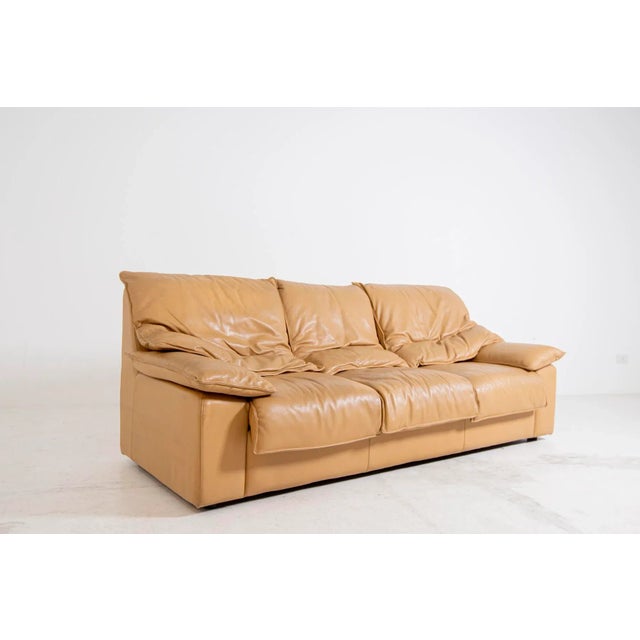 1970s Vintage Italian Camel Colored Leather 3-Seat Sofa, 1970s For Sale - Image 5 of 8