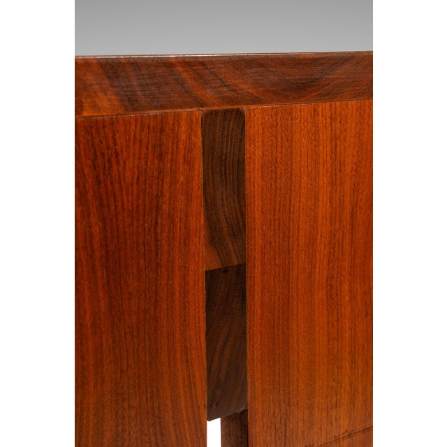Substantial 6 Foot MCM Modernist Handmade Minimalist Custom-Made Studio / Gallery Dining Table in Walnut, Usa, C. 1980s For Sale - Image 11 of 18