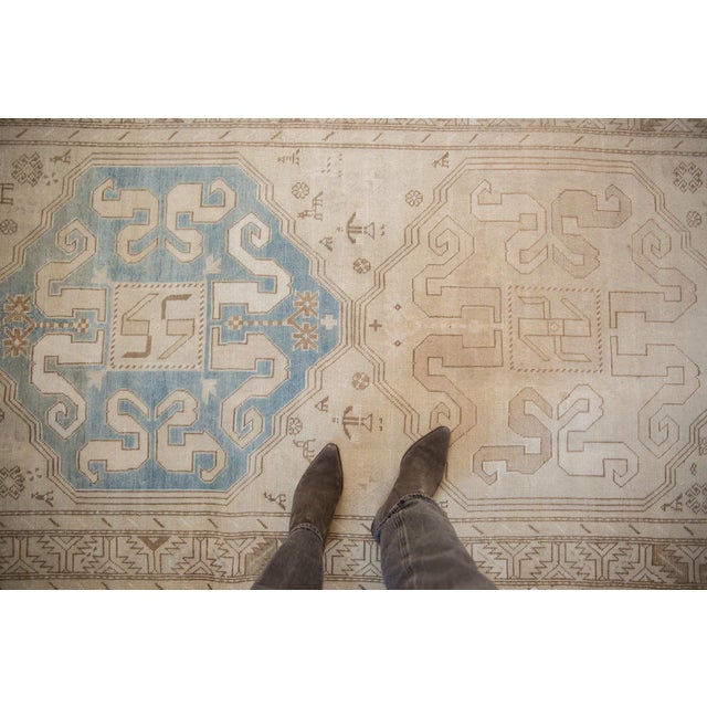 :: Triple oversized center medallions with interior cloud-band stylized scrolling arabesques with a main field bearing...