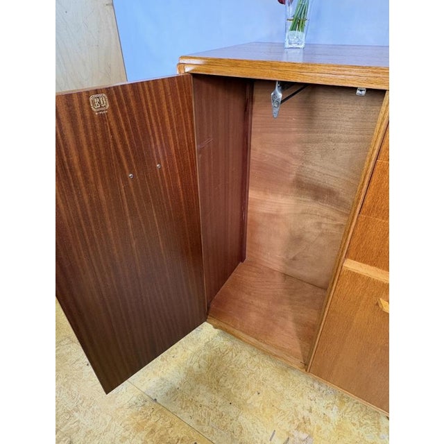Mid-Century Oak Compactum Gentleman's Wardrobe from G-Plan E. Gomme, 1950-1960 For Sale - Image 9 of 15