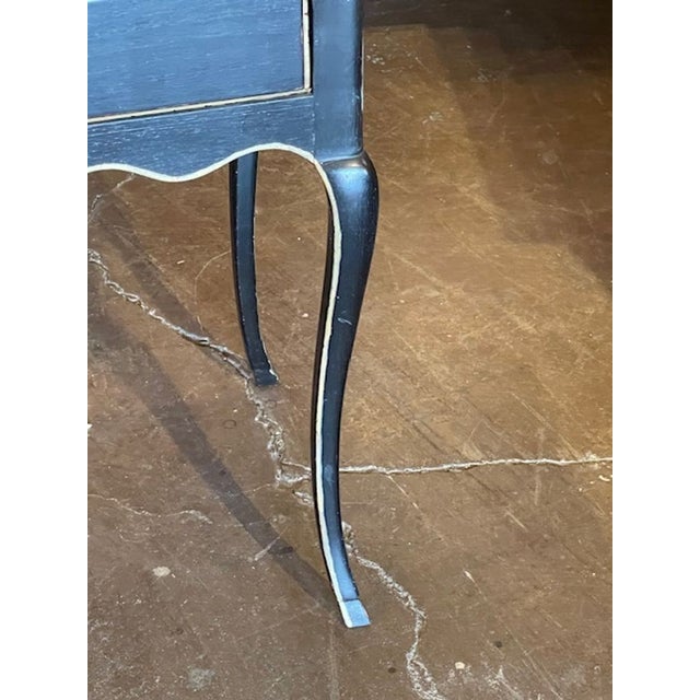 French Provincial Pair of Vintage French Provincial Style Side Tables For Sale - Image 3 of 10