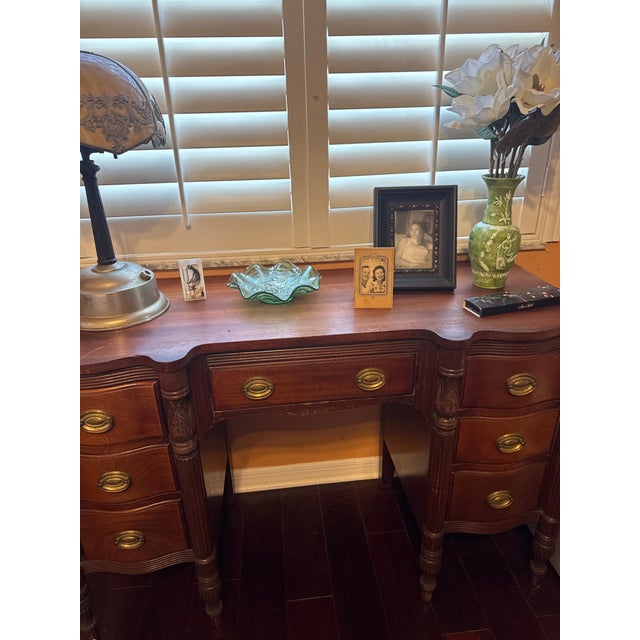 Bring timeless elegance to your space with this neoclassical English/Colonial Revival, Hepplewhite, gorgeous, vintage,...