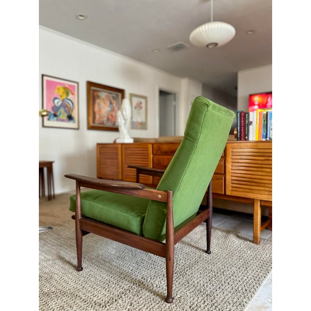 Mid-Century Modern A Mid Century Modern Lounge Chair From Guy Rogers’ Iconic “Manhattan” Line, Made in the Uk, Circa 1960s For Sale - Image 3 of 12