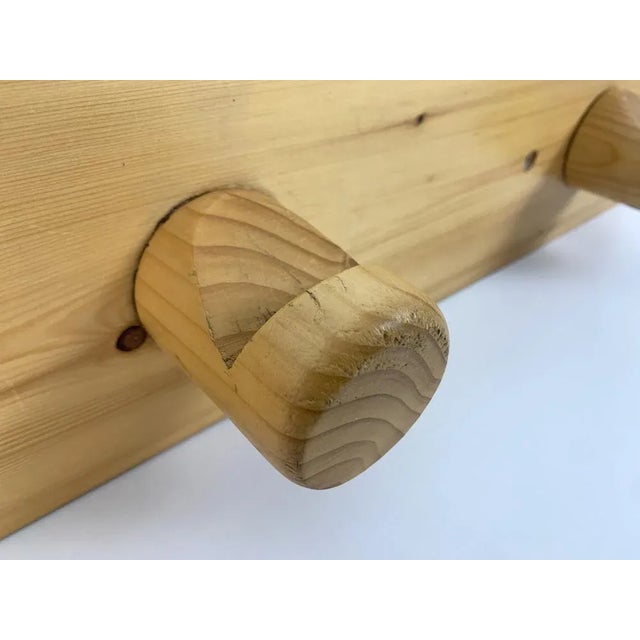 French Coat Rack in Pinewood attributed to Charlotte Perriand for Les Arcs, 1960s For Sale - Image 6 of 12