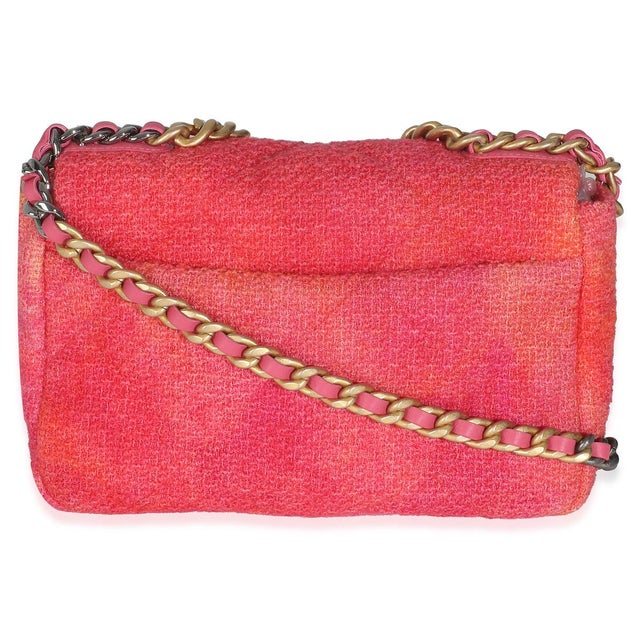 2020s Coral Pink Tweed Quilted Medium Chanel 19 Flap Bag For Sale - Image 5 of 9