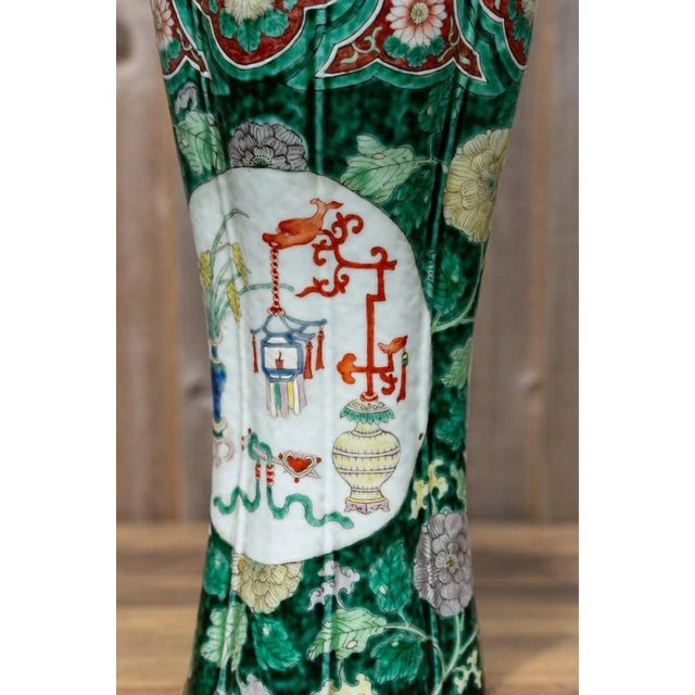 Early 19th Century Qing Dynasty Chinese Famille Verte Wucai Porcelain Vase For Sale - Image 18 of 18