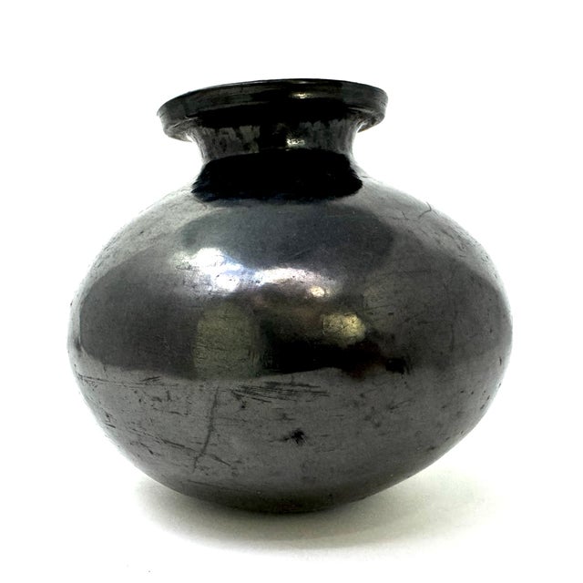 Mexican Doña Rosa Barro Negro Vase From Oaxaca, Mexico, Signed - 5.8" H X 6.5" Diam. For Sale - Image 3 of 9