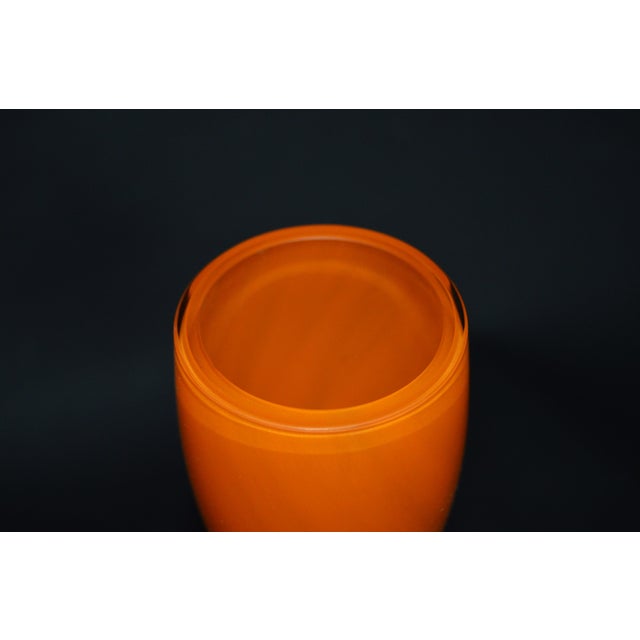 Hourglass Glass Vase attributed to Rony Plesl, 1990s For Sale - Image 6 of 7