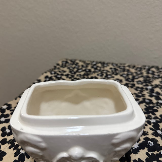 Vintage White Porcelain Cherub Heart Trinket Box For Sale In Minneapolis - Image 6 of 9