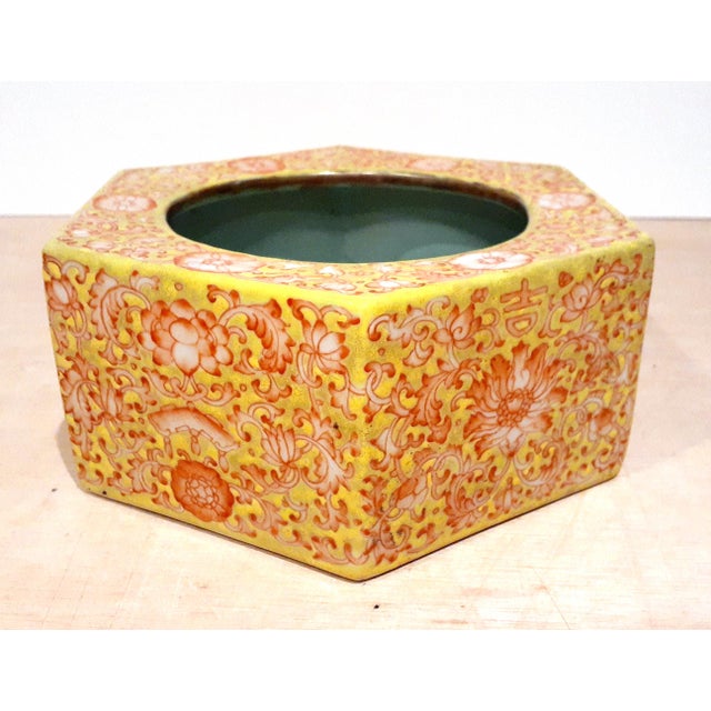 Chinese Chinese Porcelain Hexagonal Floral Urn For Sale - Image 3 of 7