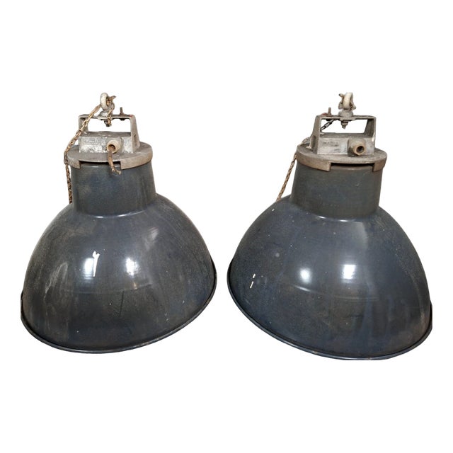20th Century Industrial Pendant Lights in Enameled Sheet Metal, Set of 2 For Sale