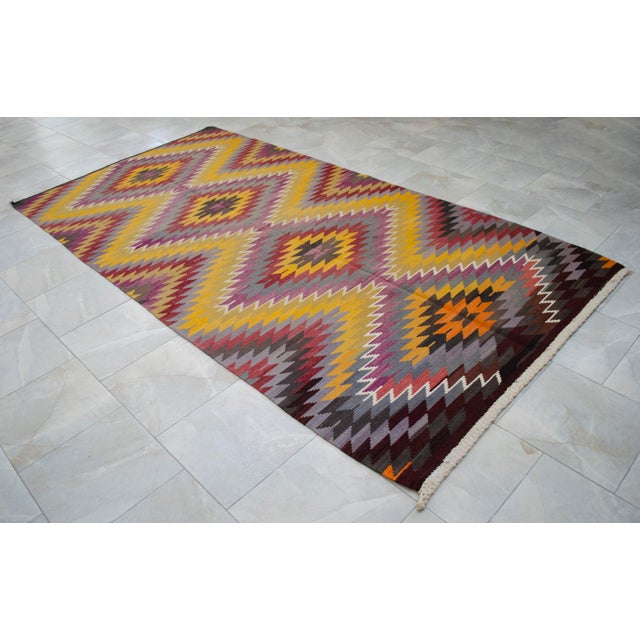 Textile Vintage Turkish Handwoven Kilim Rug – Tribal Flatweave, Boho Farmhouse Style – 5′5″ X 10′6″ For Sale - Image 7 of 12