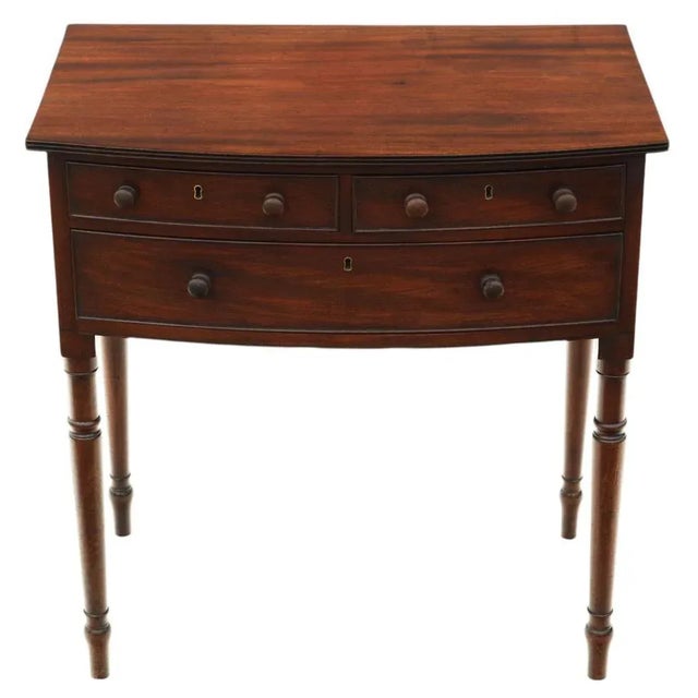 Antique 19th Century Georgian Mahogany Writing Table – Fine Quality Desk or Dressing Table A fine quality 19th-century...