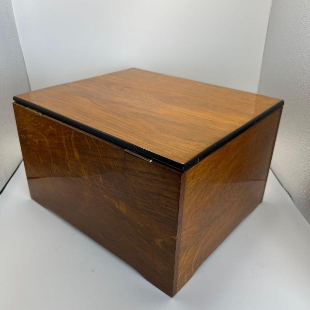 Jugendstil / Art Nouveau Box in Partly Ebonized Solid Oak, Austria, 1900 For Sale - Image 6 of 18