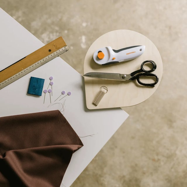 Early 21st Century Desktop Support or Stand For Sale - Image 5 of 13