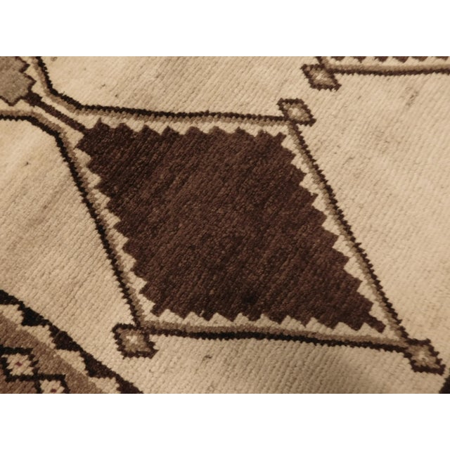1990s Vintage Handmade Persian Gabbeh Rug in Neutral Tones. 4'x 7'8" For Sale - Image 5 of 12