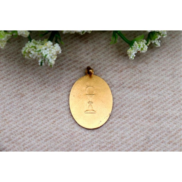 19.2k Gold Our Lady Pendant For Sale - Image 4 of 6