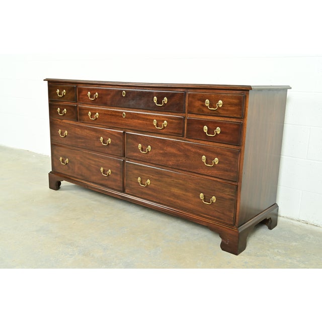English Henkel Harris Georgian Solid Mahogany Ten-Drawer Dresser or Chest of Drawers, 1970s For Sale - Image 3 of 13