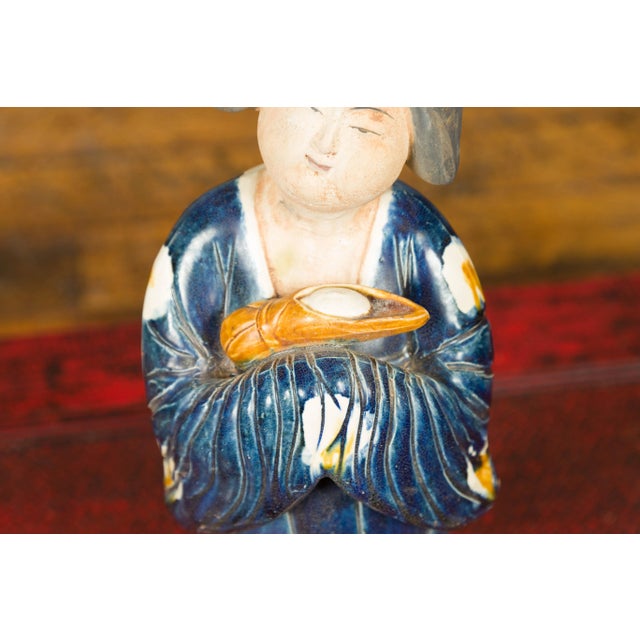 Small Chinese Statue of a Court Lady Wearing Blue Kimono and Holding a Baby For Sale - Image 11 of 13