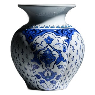Handmade Ceramic Vase (20cm) – Classic Blue & White Floral Medallions – Traditional Iznik Decor For Sale