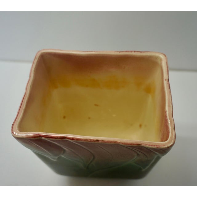Rose Vintage Mid-Century Hull Art Pottery Vases - Set of 2 (Wildflower & Suave) For Sale - Image 8 of 9