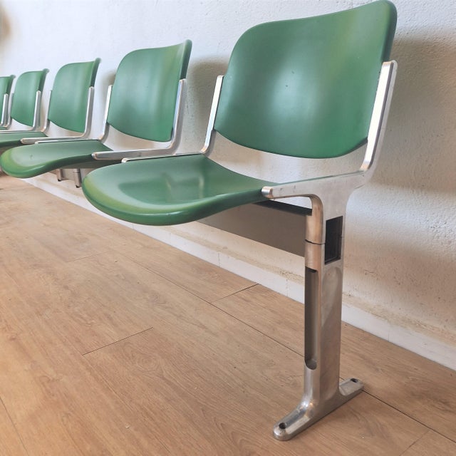 Mid-Century Modern Model Axis 3000 5-Seater Bench by Giancarlo Piretti for Castelli, 1970s For Sale - Image 3 of 5