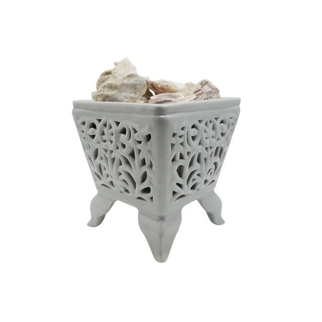 Japanese 1990s White Filigree Porcelain Pottery Planter Weathered Shells For Sale - Image 3 of 10