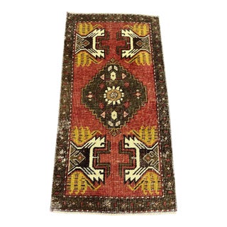 Turkish Yastik Rug 1'6" x 2'10" For Sale