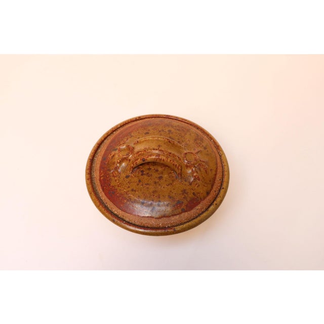 1960s Mid-Century Modern Ochre Studio Pottery Bowl With Lid by Deanna Nichols For Sale - Image 5 of 18