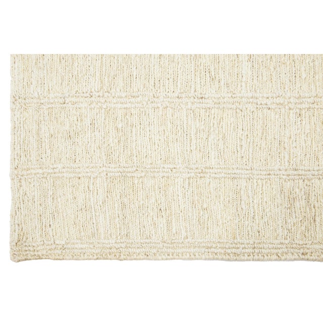 Modern Soumak Natural Jute Rug Handmade in Ivory For Sale In New York - Image 6 of 9